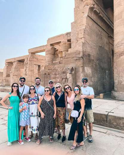 Grupo do passeio fotografado no Templo de Kom Ombo, às margens do Nilo, no Egito
